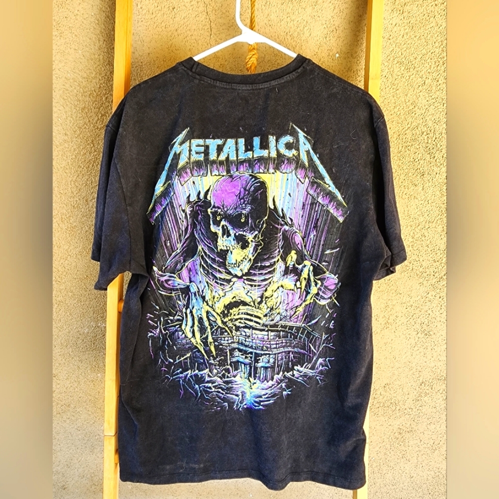 Pull & Bear Metallica T-shirt
